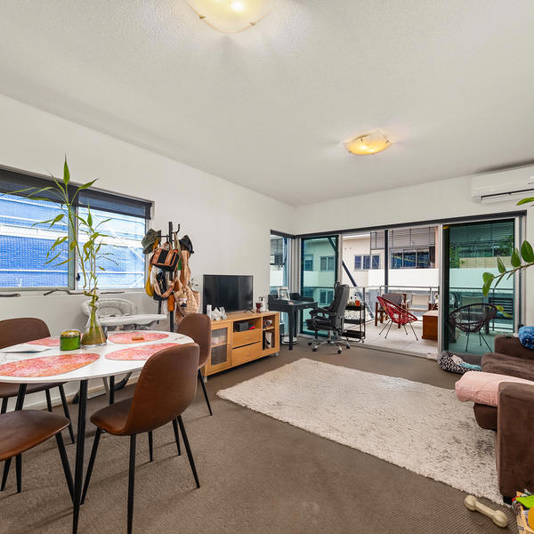 53/28 Ferry Road, West End