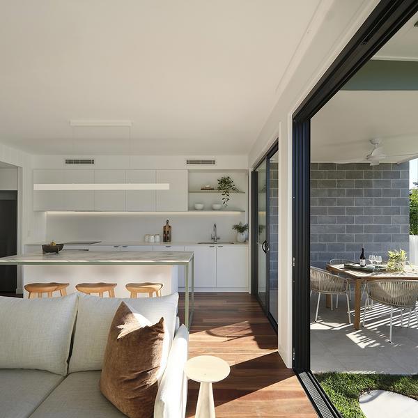 12 Currawong Crescent, Yeronga