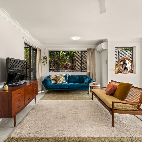 2/1 Pioneer Street, Toowong