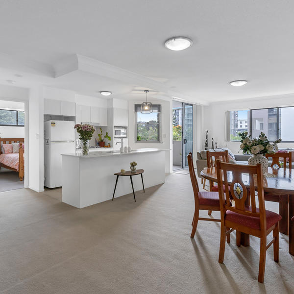 2/23 Playfield Street, Chermside