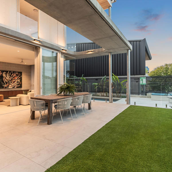 2A Holmes Street, Toowong