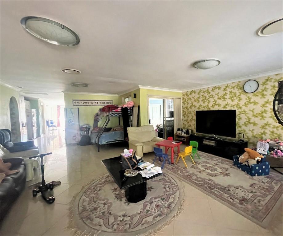127 McCredie Road, Guildford West, Guildford West - Thumbnail 7