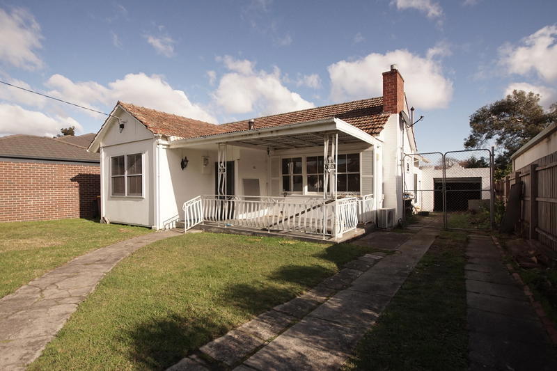15 Austin Street Hughesdale VIC 3166 Lazogas Real Estate