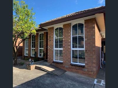 2/34 Madeleine Street, Clayton