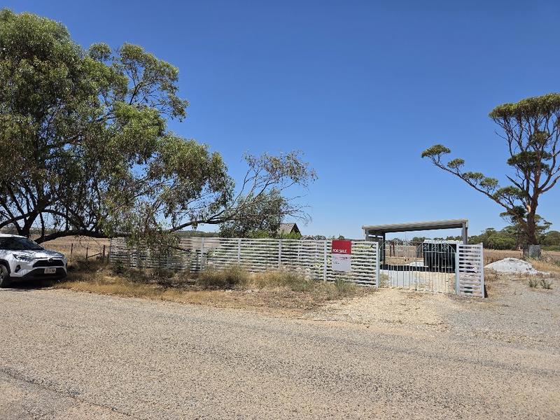 4 COOMBERDALE EAST Road, Coomberdale