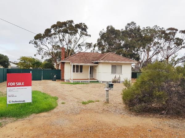 3 McKeever Street, Moora