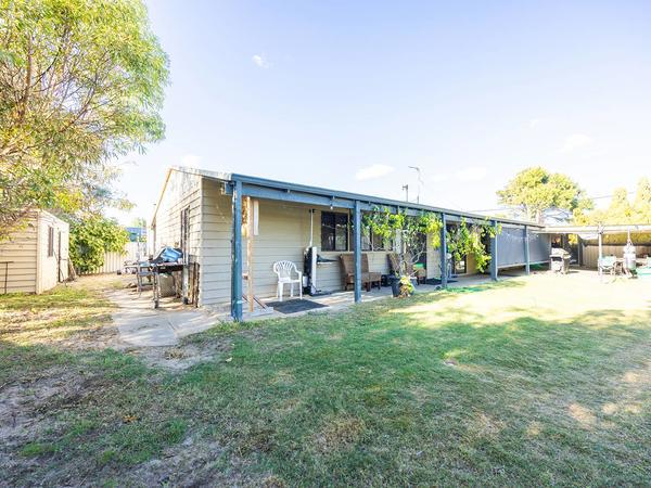4 Bluewater Drive, Jurien Bay