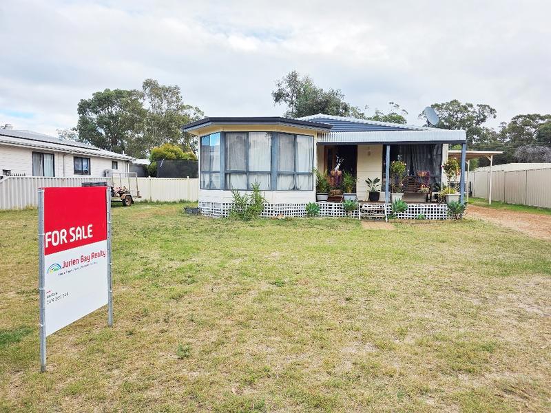 8 TOPHAM Street, Dandaragan