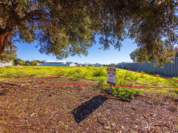 720 Long Street, Leeman