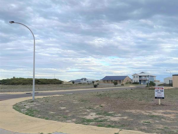 798 Pethick Loop, Green Head