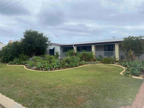 9 Tuart Street, Leeman