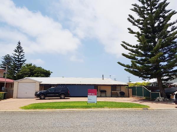 4 COUBROUGH Place, Jurien Bay