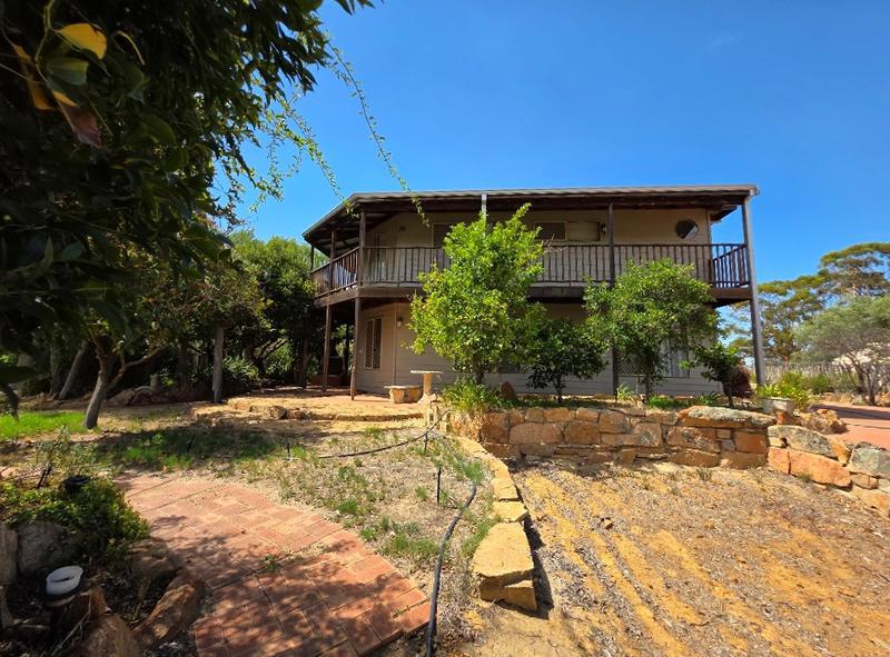 24 SALEEBA Road, Moora