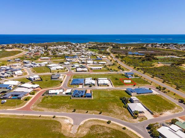 733 Pethick Loop, Green Head