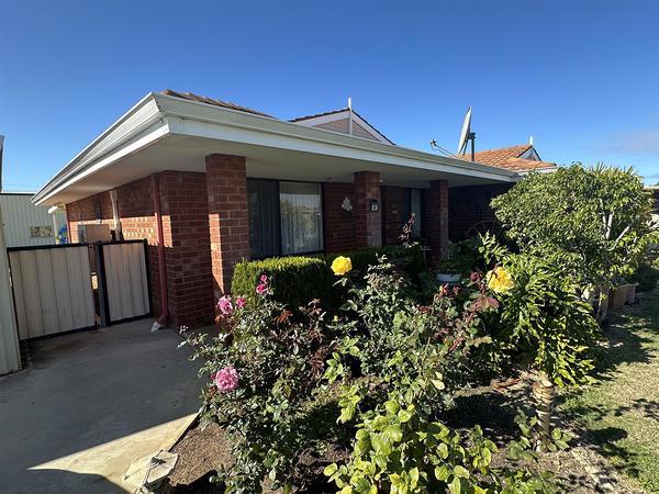 16 Morcombe Road, Leeman