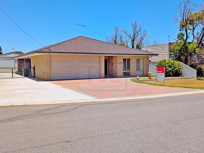 55 Drummond Circus, Cervantes