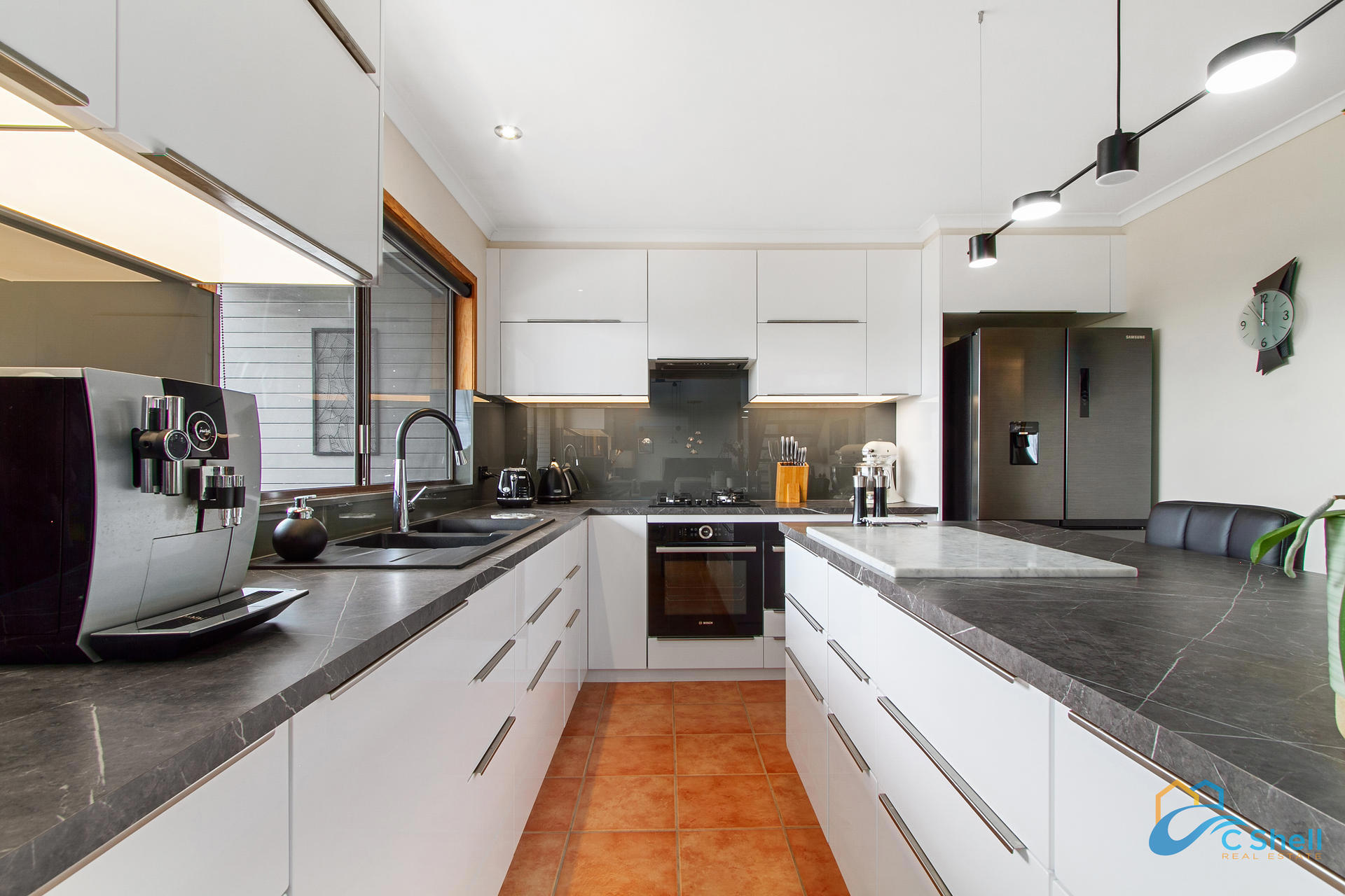 21 Bernadette Avenue Loch Sport, VIC, Loch Sport - Thumbnail 2