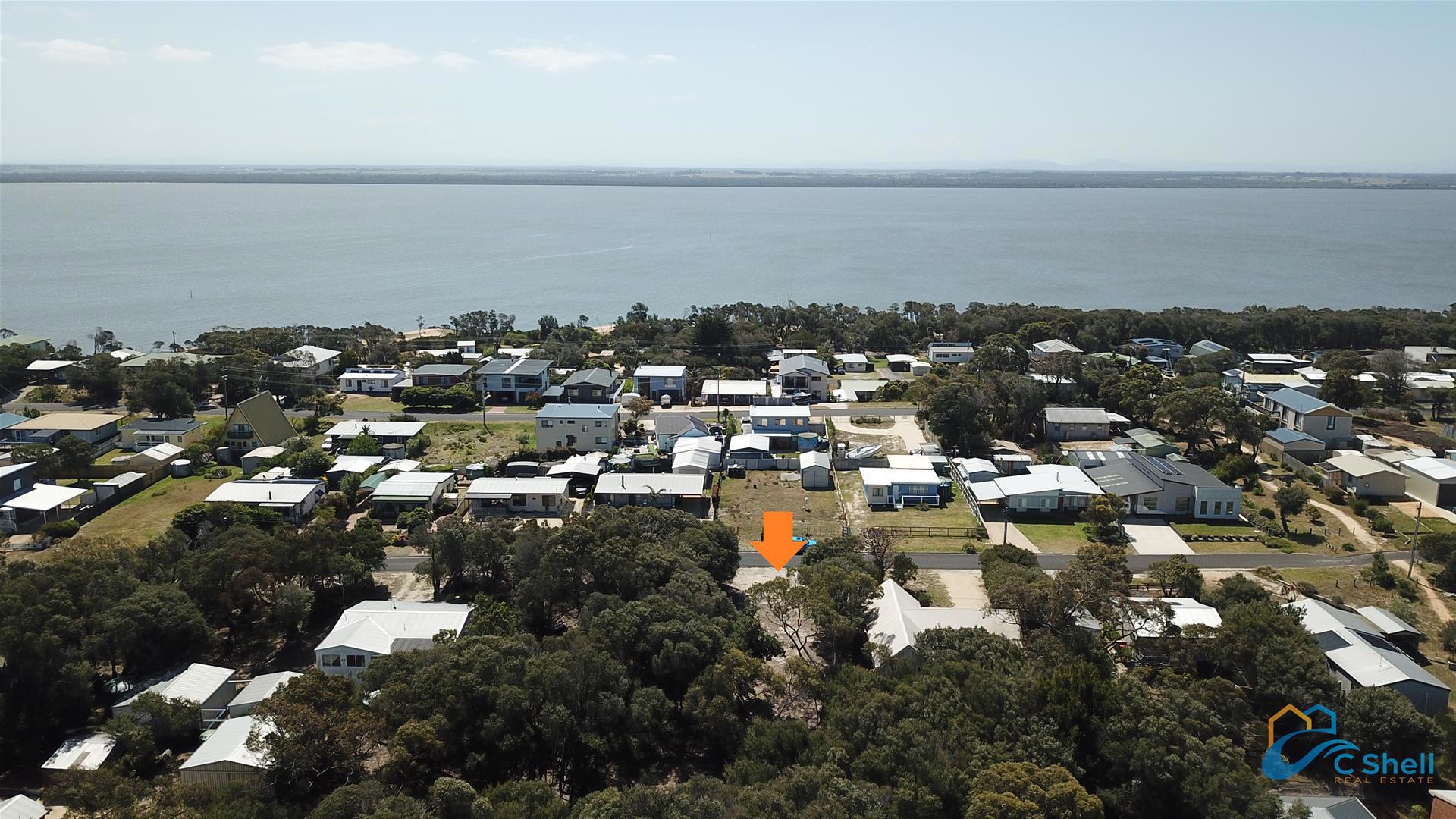 35 Banksia Street Loch Sport, VIC, Loch Sport - Thumbnail 2