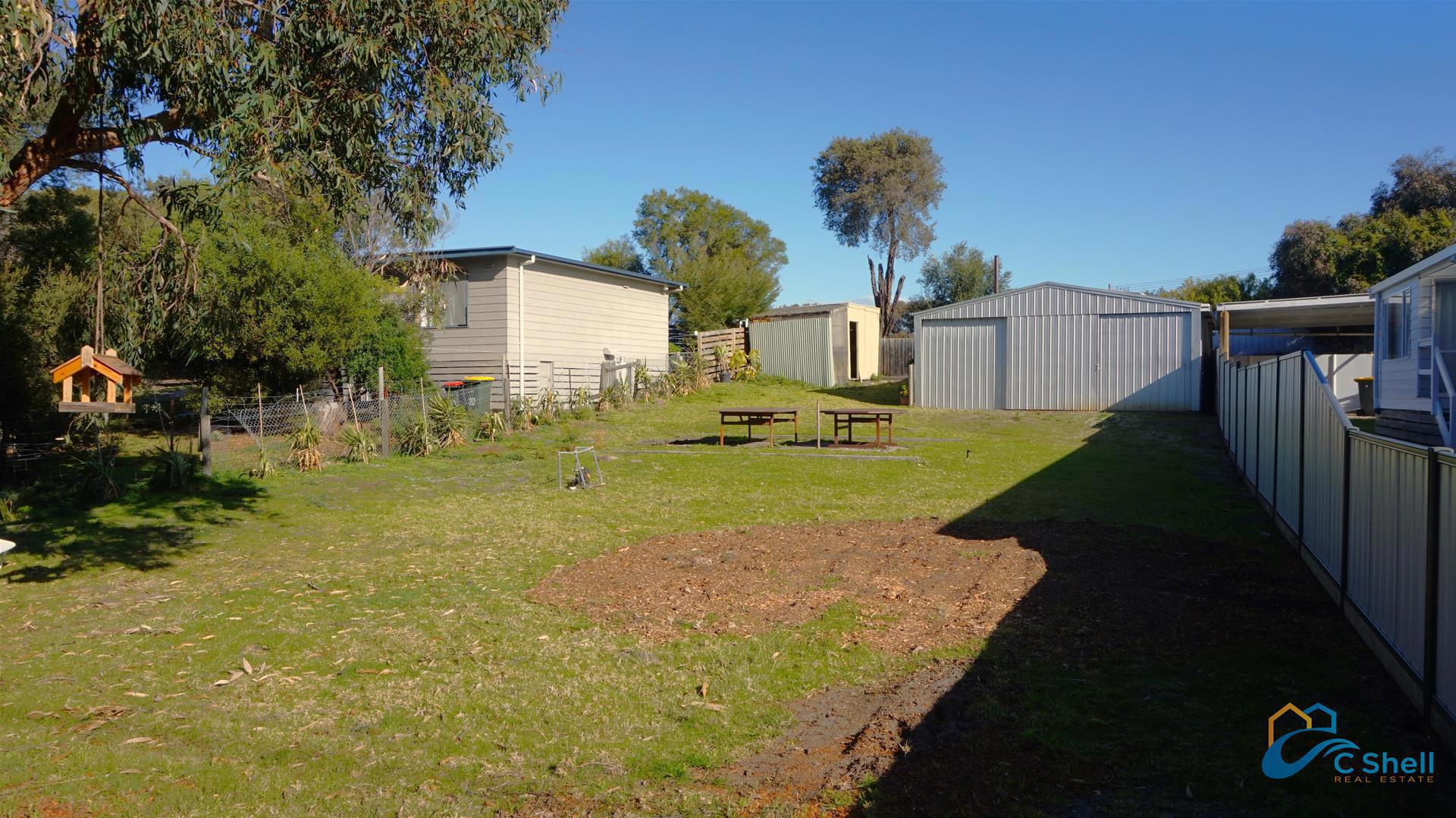 18 Goodlett Avenue Loch Sport, VIC, Loch Sport - Thumbnail 3