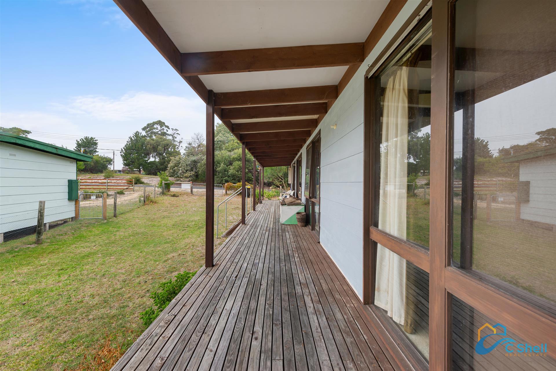 4 Elizabeth Court Loch Sport, VIC, Loch Sport - Thumbnail 2