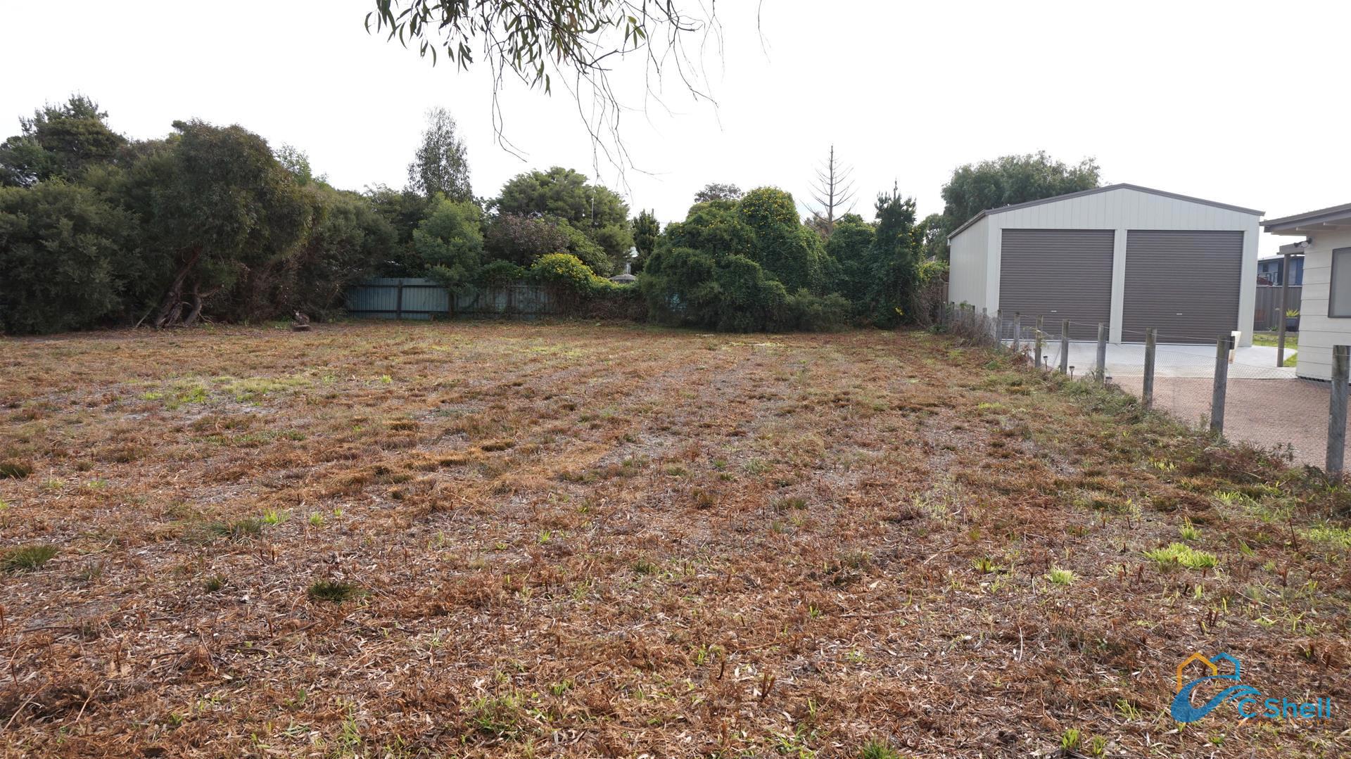 13 Carroll Street Loch Sport, VIC, Loch Sport - Thumbnail 5