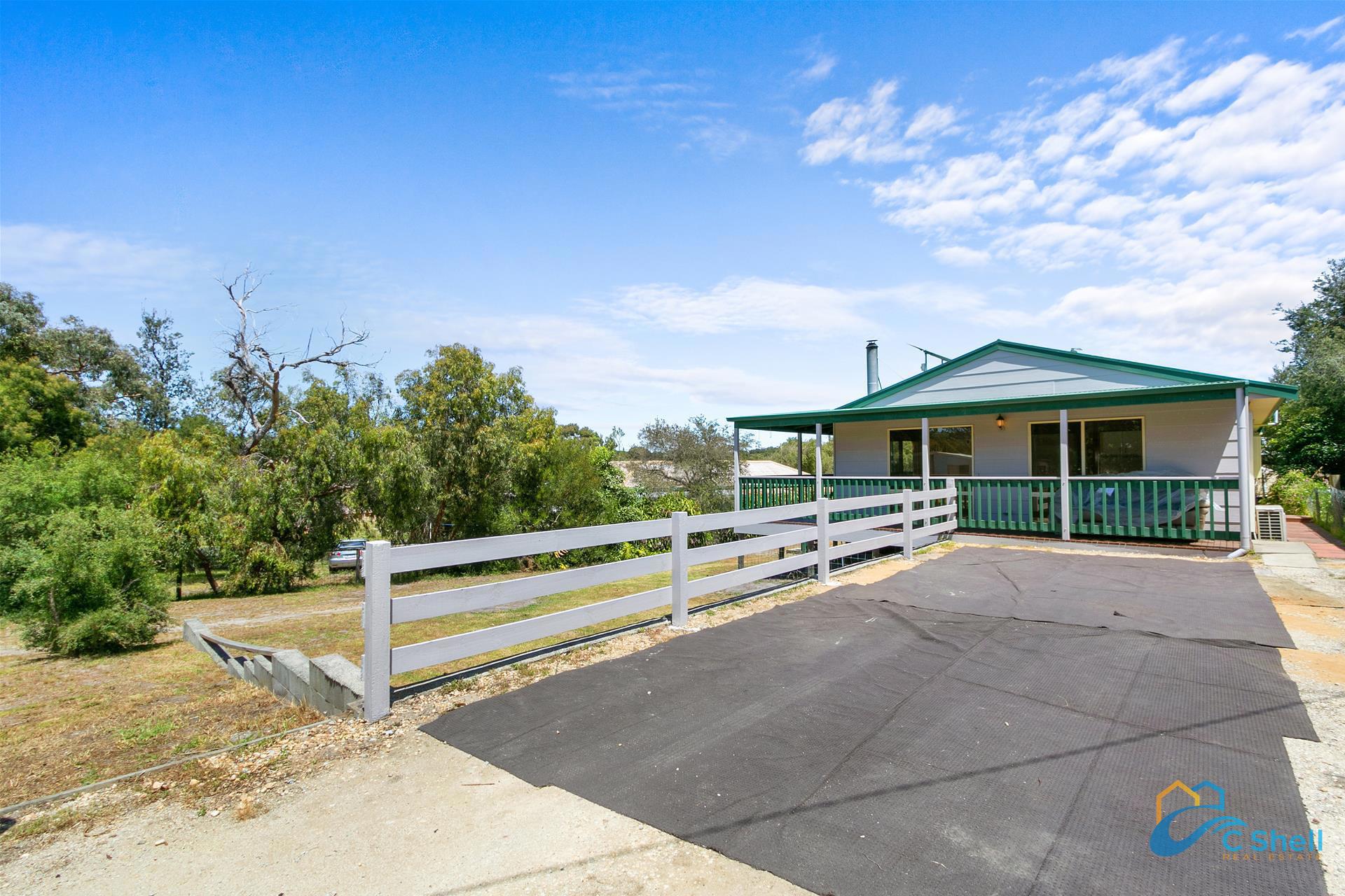 81 Goodlett Avenue Loch Sport, VIC, Loch Sport - Thumbnail 4