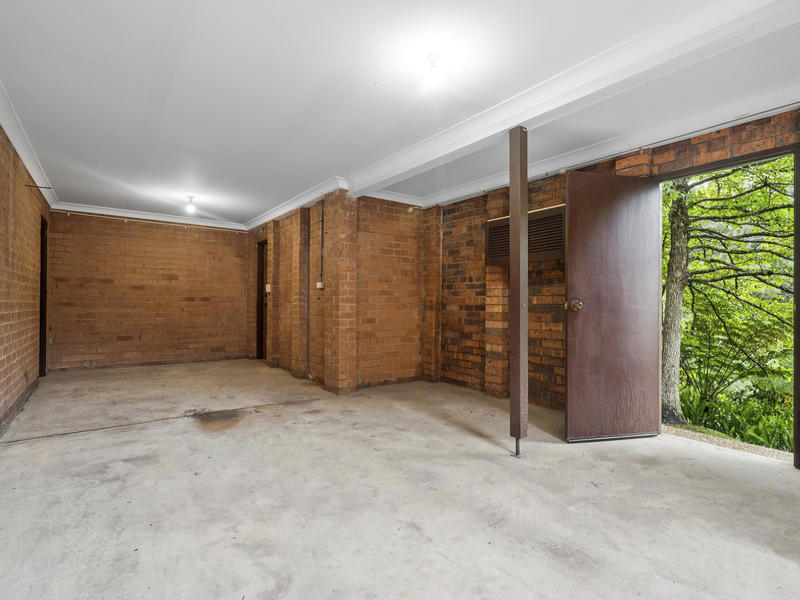 10/2 Valley Road, Springwood NSW, Springwood - Image 1